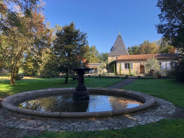 Gite Du Moulin De La Virvee Saint-André-de-Cubzac Exterior foto